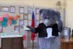В Волгоградской области на выборы пришел медведь Ванечка.