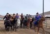 В Закаменском районе жители улуса Улентуй на избирательный участок приехали на лошадях и в национальных костюмах.