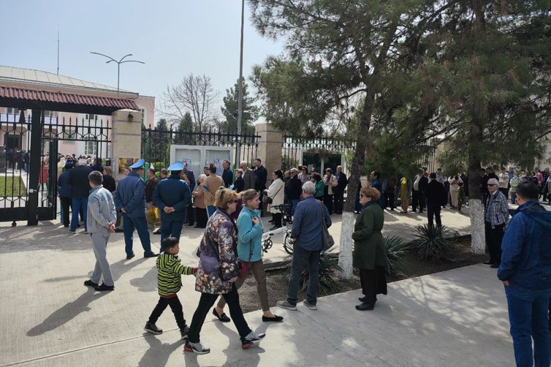 Избирательный участок в посольстве России в Туркменистане.