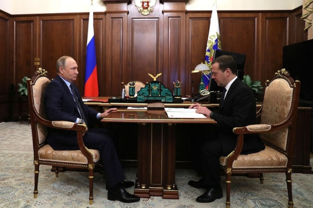 Медведев первым поздравил Путина «с блестящей победой на выборах»