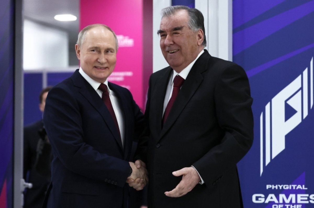 Глава Таджикистана поздравил Путина с «безоговорочной победой» на выборах