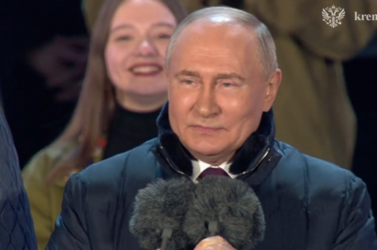 Путин завершил речь на концерте в Москве словами «Да здравствует Россия!»