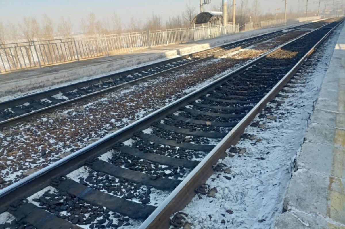 Из цистерны поезда на Алтае произошла утечка ядовитого вещества