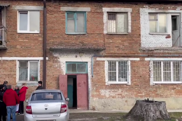 АиФ Кавказ: Жильцы дома в КЧР, где рухнул балкон с женщиной, получат новые квартиры