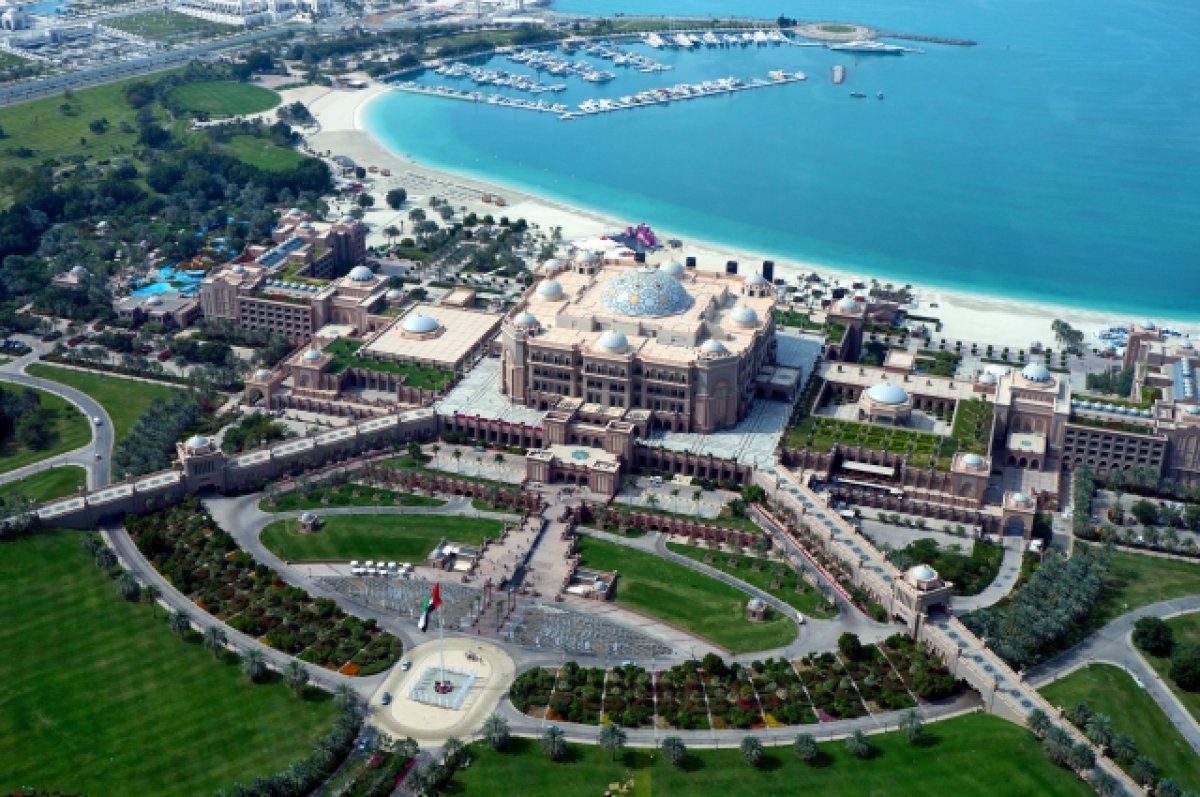 Эксперт назвал способы провести отпуск в Абу-Даби дешевле
