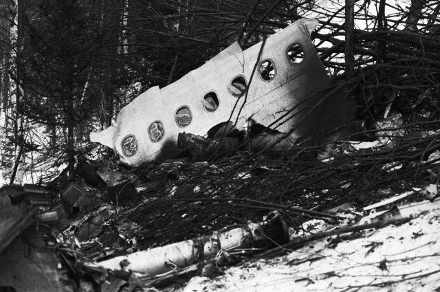 Обломки лайнера на месте авиакатастрофы на северном склоне Кузнецкого Алатау.