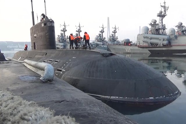 Пуск крылатой ракеты подводной лодкой «Волхов» Тихоокеанского флота