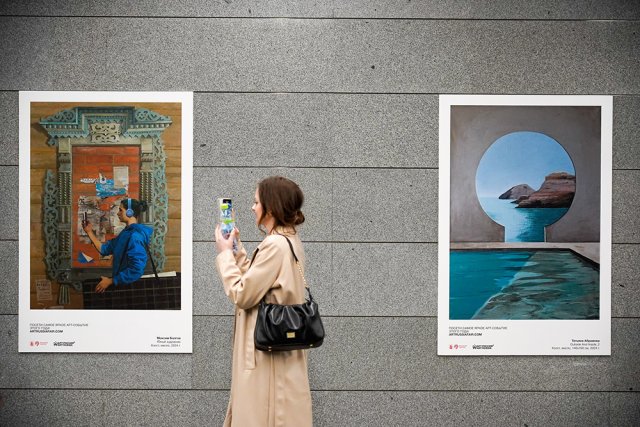 Выставка современного искусства в московском метро