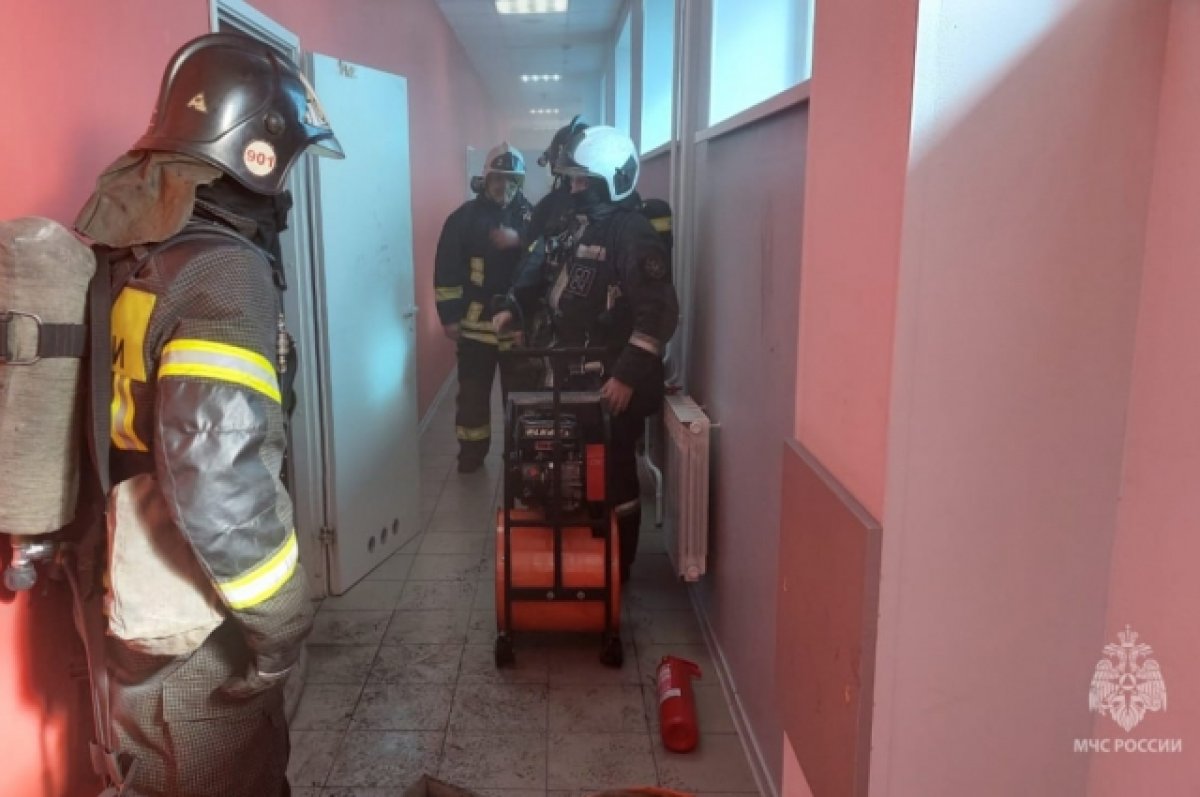 В Барнауле произошел пожар в административном здании