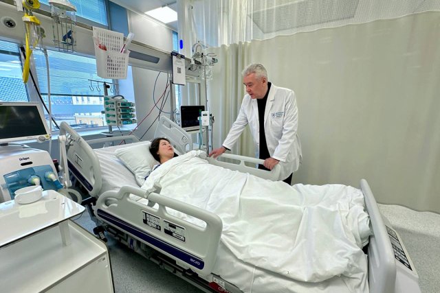 Сергей Собянин посетил в Боткинской больнице пострадавших в «Крокусе»