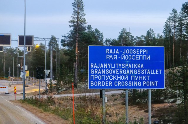 Финский контрольно-пропускной пункт на финляндско-российской границе у посёлка Ивало в общине Инари провинции Лаппи в Финляндии.