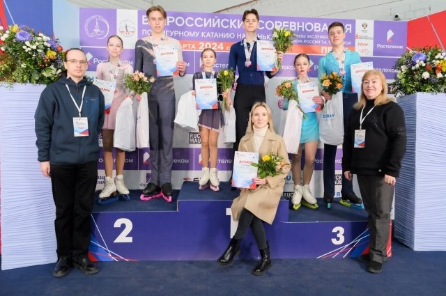 Церемония награждения победителей Турнира на призы Татьяны Тарасовой в парном катании.