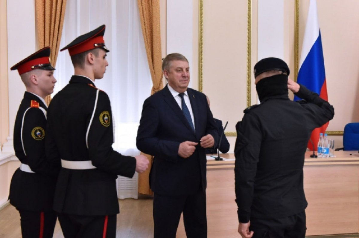 Брянский губернатор наградил силовиков-участников задержания террористов