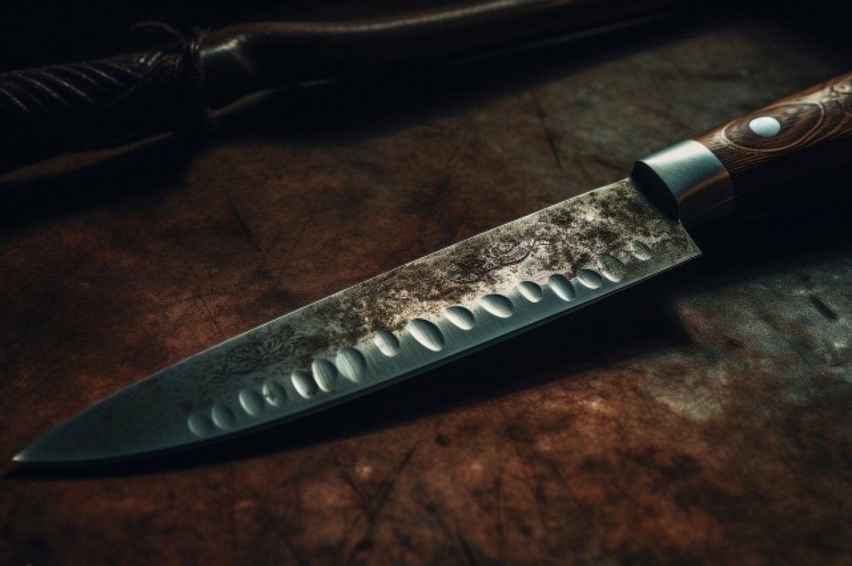 Житель Алтая зарезал знакомого кухонным ножом и чуть не убил его экс-жену
