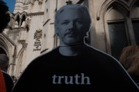 Джулиан Ассанж.