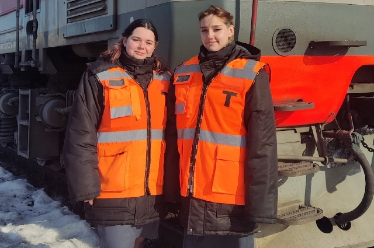 В Тульской области девушки учатся водить грузовые поезда | АиФ Тула