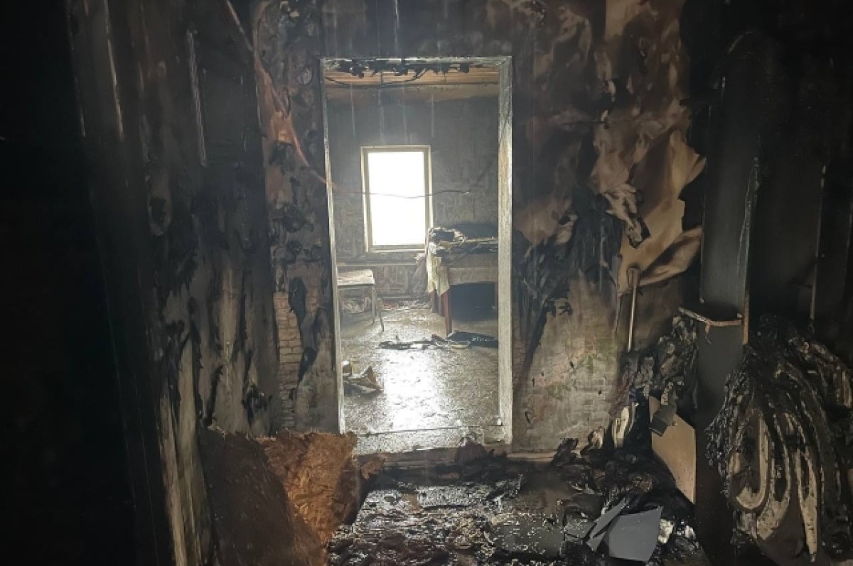 Появилось видео с места пожара на Алтае, где погибли трое детей