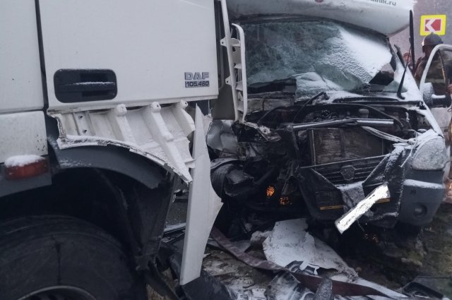 В аварии пострадал 39-летний мужчина, который находился за рулём автомобиля ГАЗ