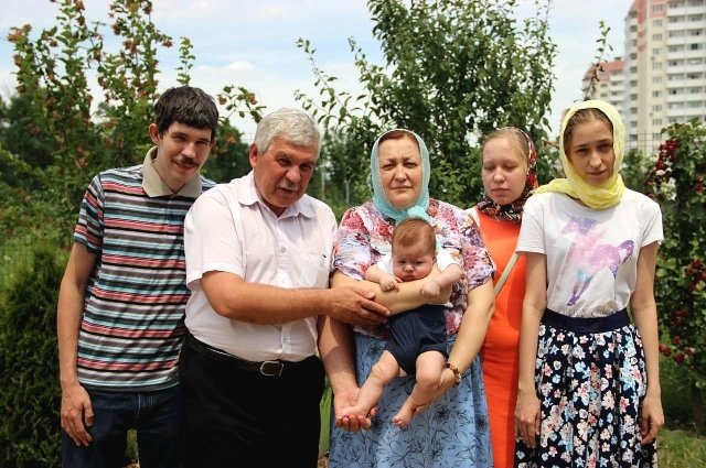 Сергей и Светлана теперь не только папа и мама, но и дедушка с бабушкой – у них уже есть внуки.