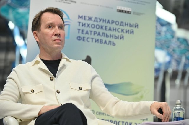 Народный артист России Евгений Миронов на пресс-конференции, посвящённой фестивалю
