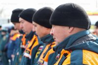 На помощь оренбургским спасателям едет спецтехника из Самары