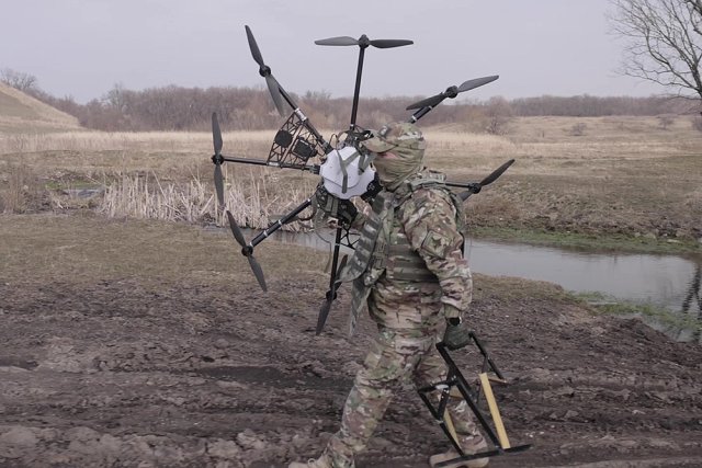 Трофейный украинский дрон «Баба-яга».