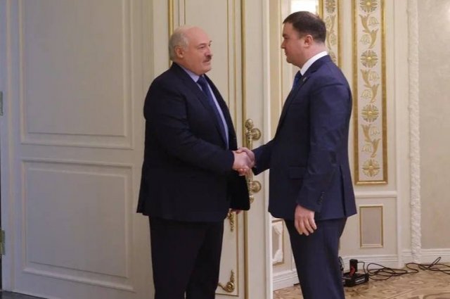 Президент Белоруссии А. Лукашенко и губернатор Омской области В. Хоценко.