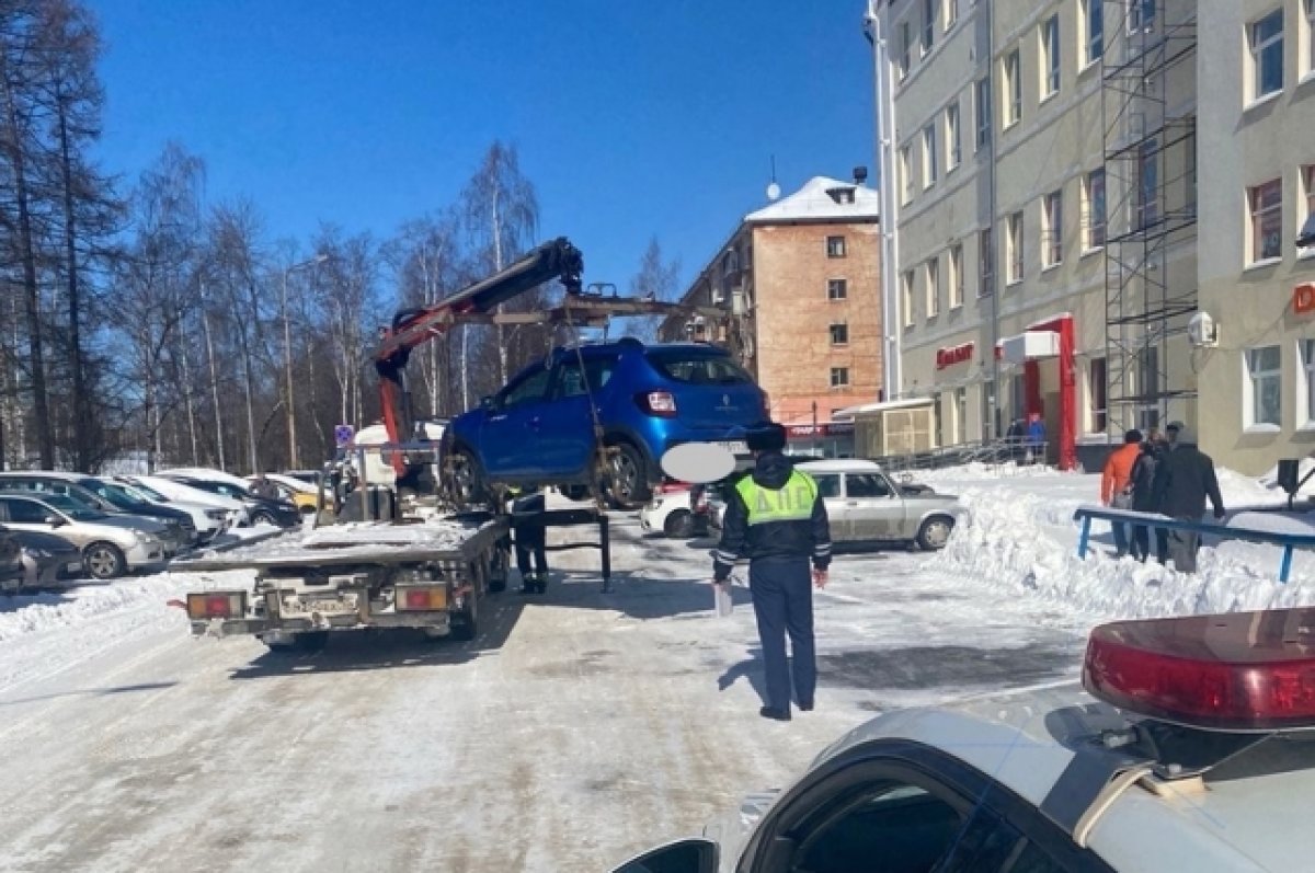 Эвакуировали несколько машин из-за новой схемы движения в Петрозаводске |  АиФ Карелия