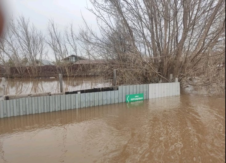 В районе Овчинный городок уровень воды достигает 1,5-2 метров