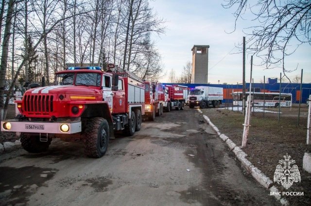 В составе сводного отряда 50 человек и 12 единиц техники