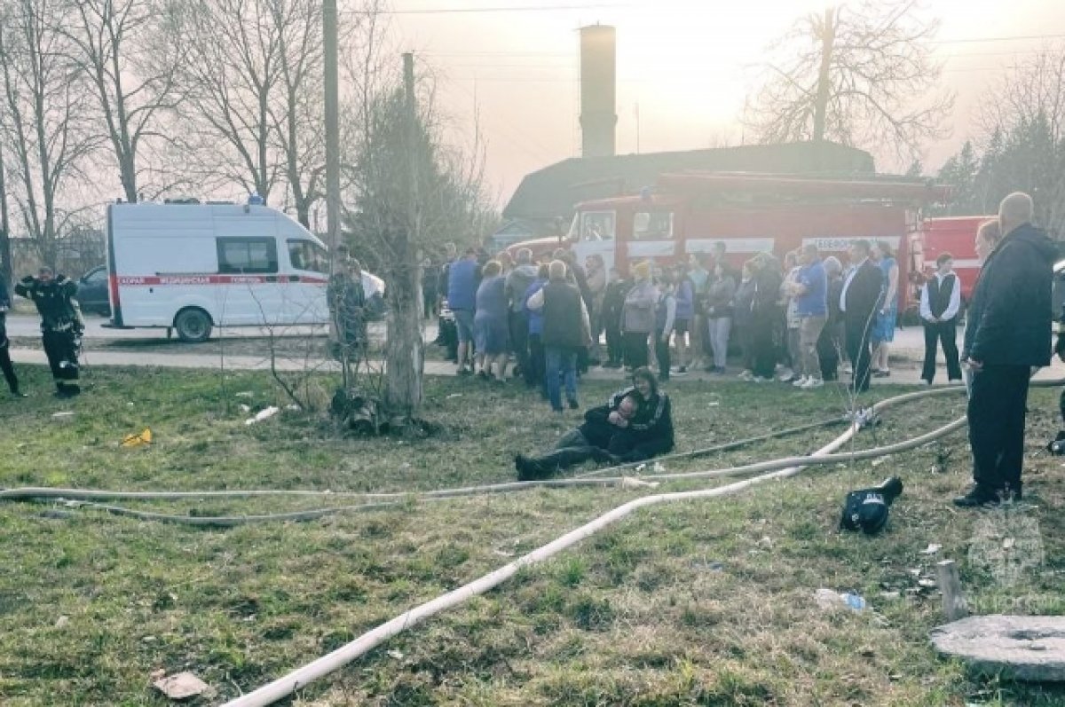 Сотрудники МЧС спасли 7 человек на пожаре в брянском городе Дятьково