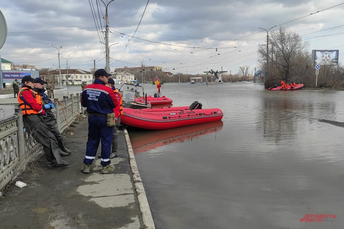 О чем говорят в Орске. Какой помощи ждут жители затопленного города |  Аргументы и Факты