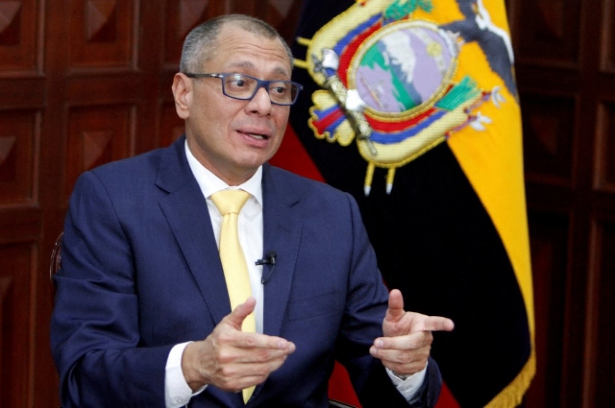 Бывший вице-президент Эквадора Глас пытался покончить с собой