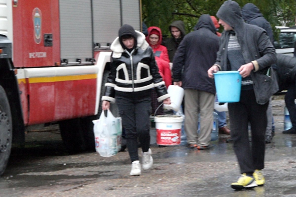В части Азова ввели локальный режим ЧС из-за повреждения судном водопровода
