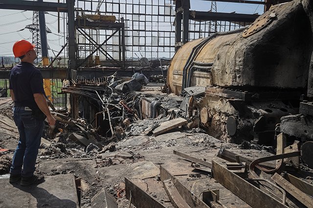 Разрушенный объект энергетической инфраструктуры в Харькове.
