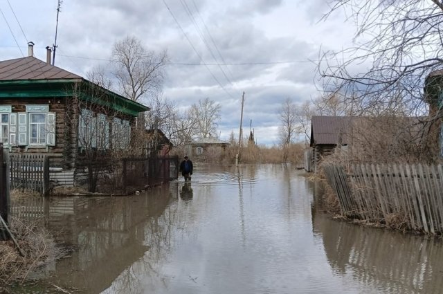 Подтопленные дома в Курганской области.