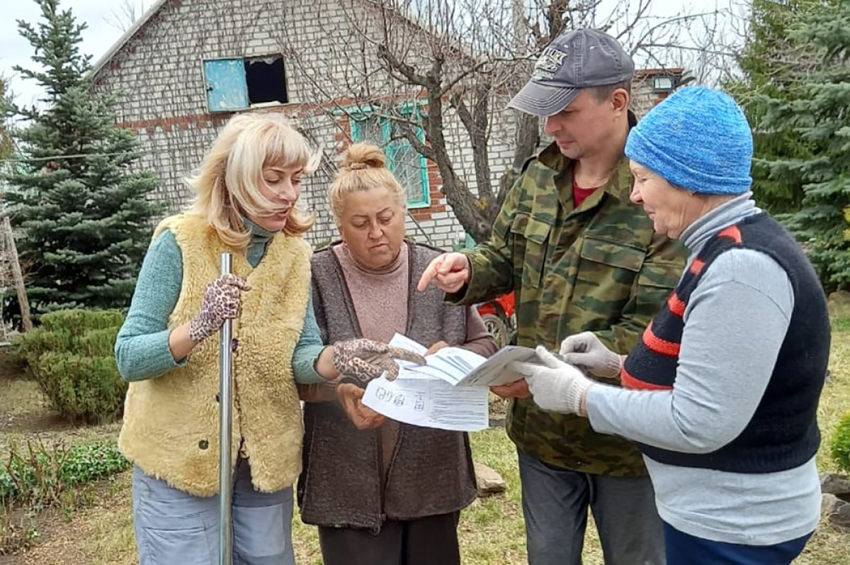 Вылетели в трубу. Жители Волгограда попали в историю с «душком» | АиФ  Волгоград