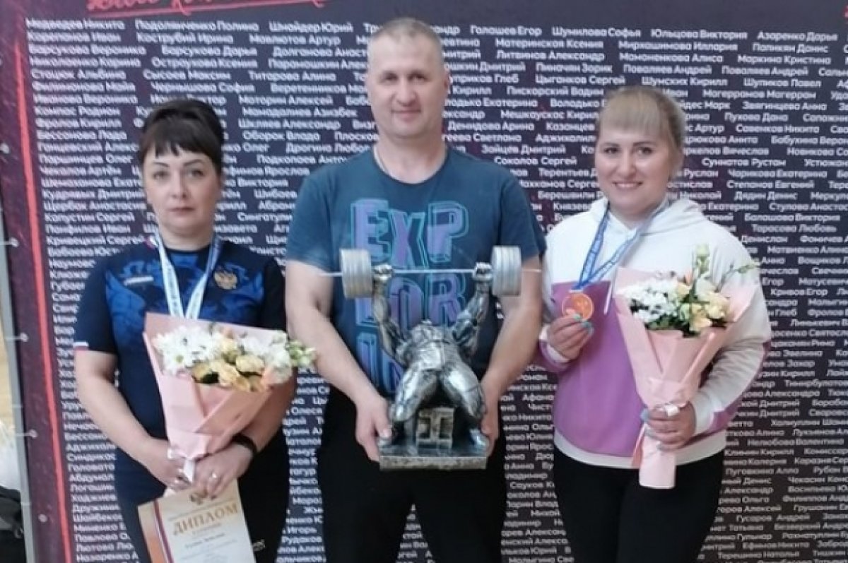 Женская сборная Брянщины по пауэрлифтингу стала второй на чемпионате России