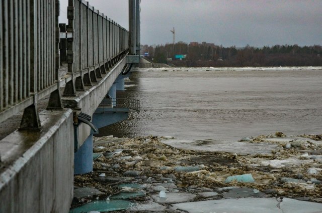 Уже сейчас в зоне подтопления в Курганской области круглосуточно работают 60 добровольцев корпуса. 