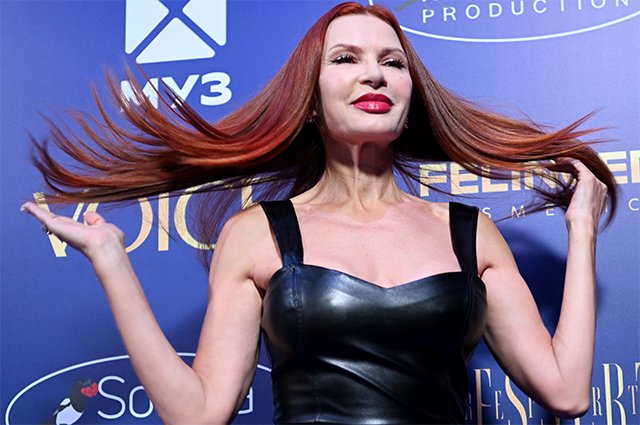 Эвелина Бледанс.