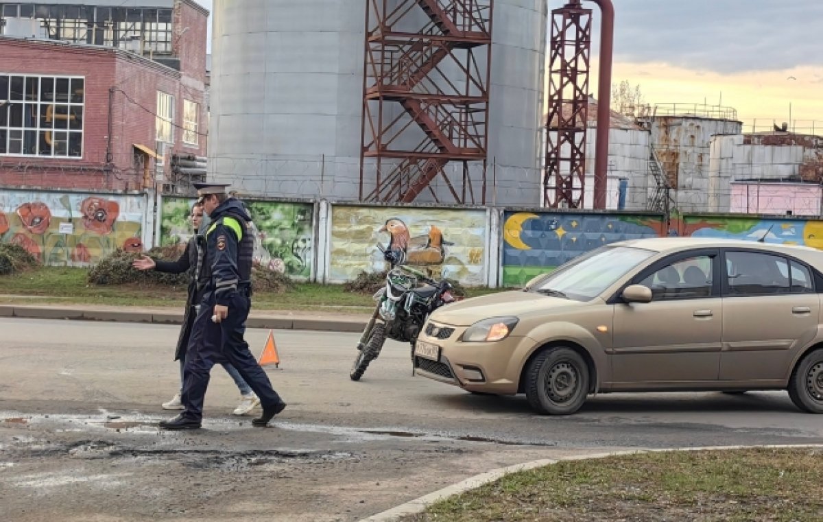 В Ярославле в ДТП попал мотоцикл