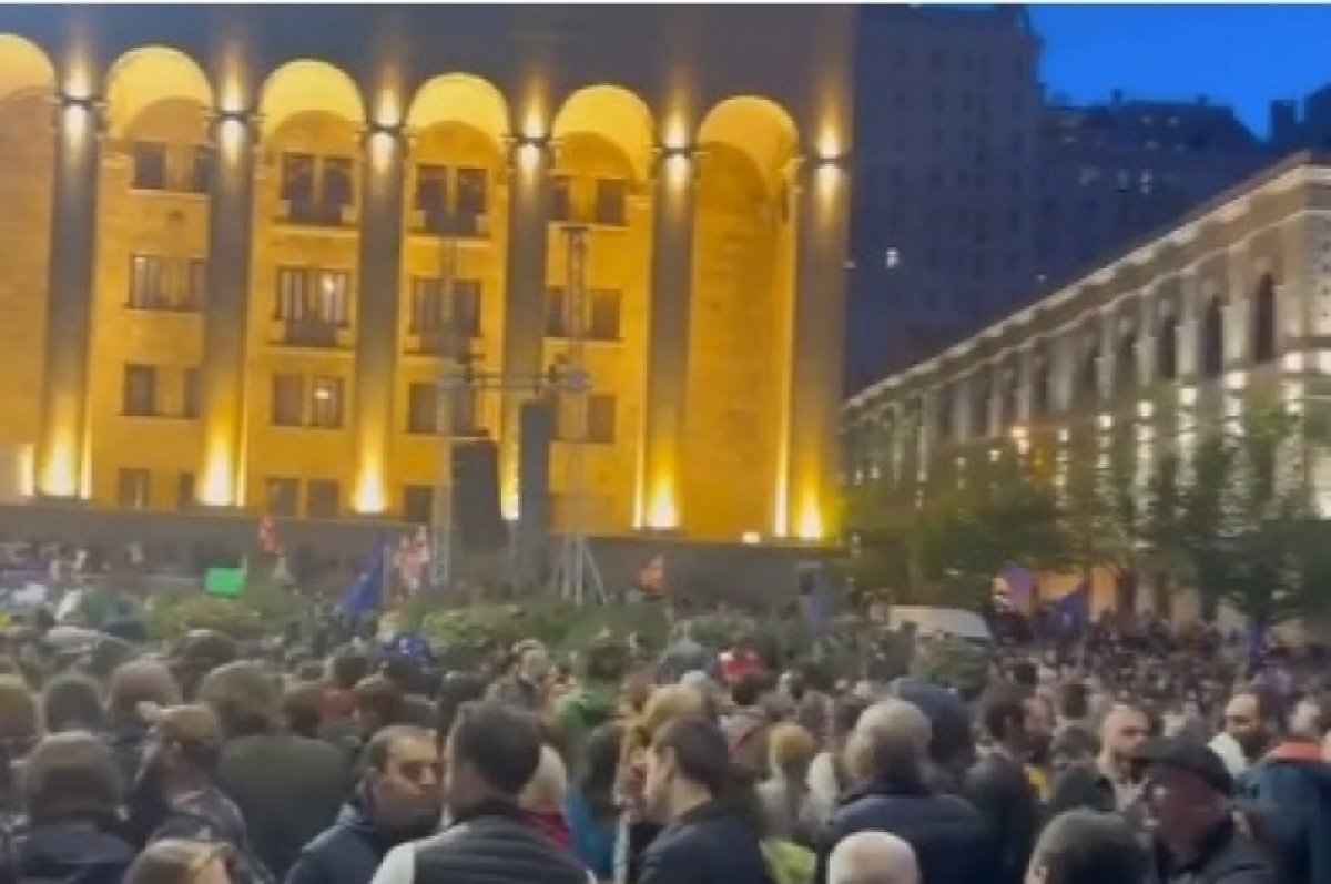 Протестующие в Грузии дали властям час, чтобы отозвать закон об иноагентах