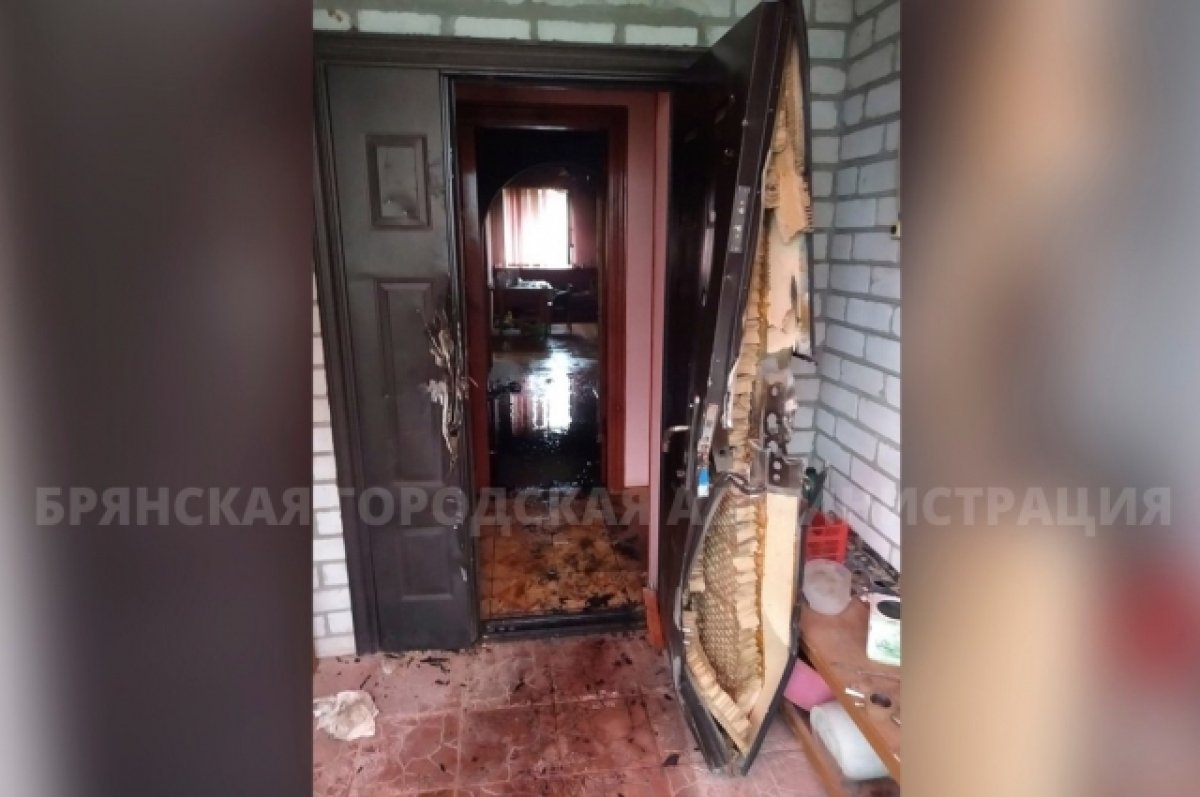 Сотрудники МЧС потушили пожар в частном доме в Бежицком районе Брянска
