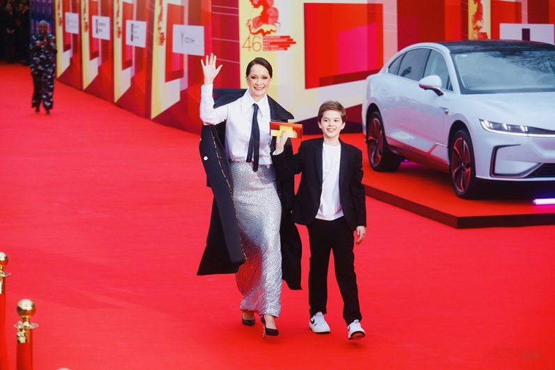 Актриса Ольга Кабо с сыном.