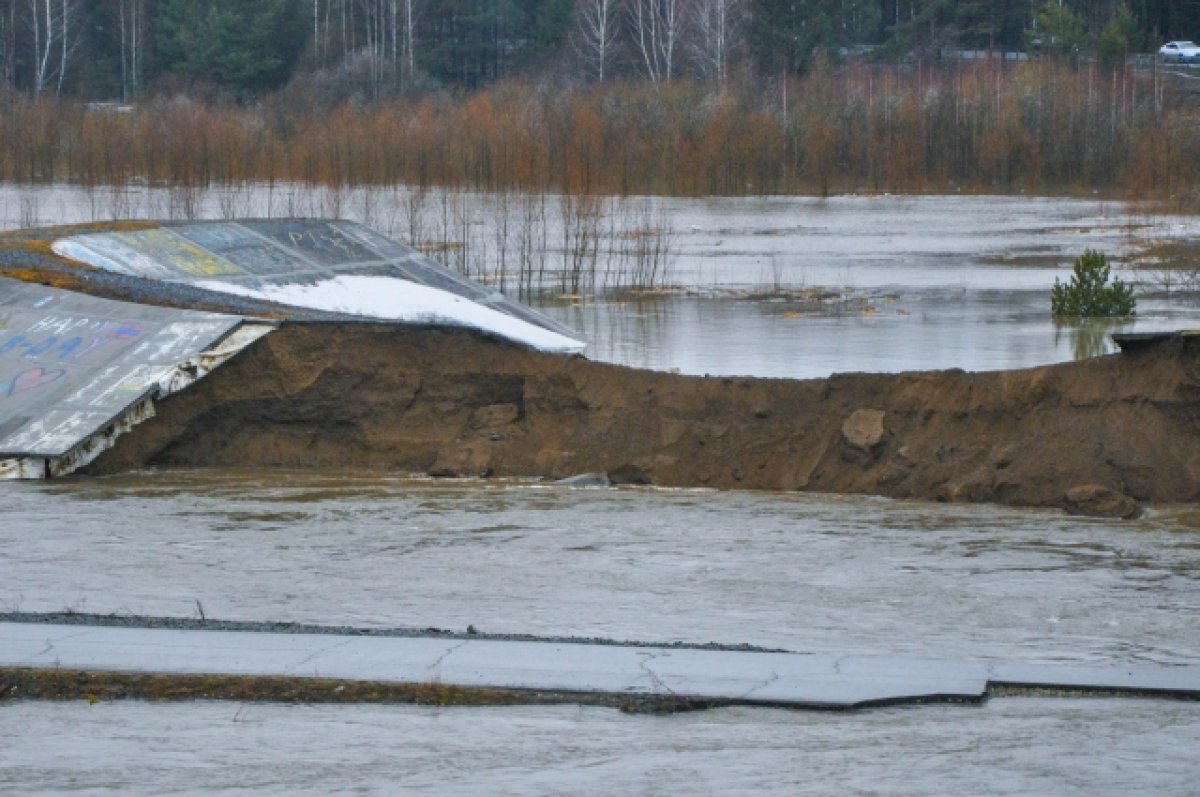 Уровень воды в Томи на территории Новокузнецка опустился на 75 см за ночь