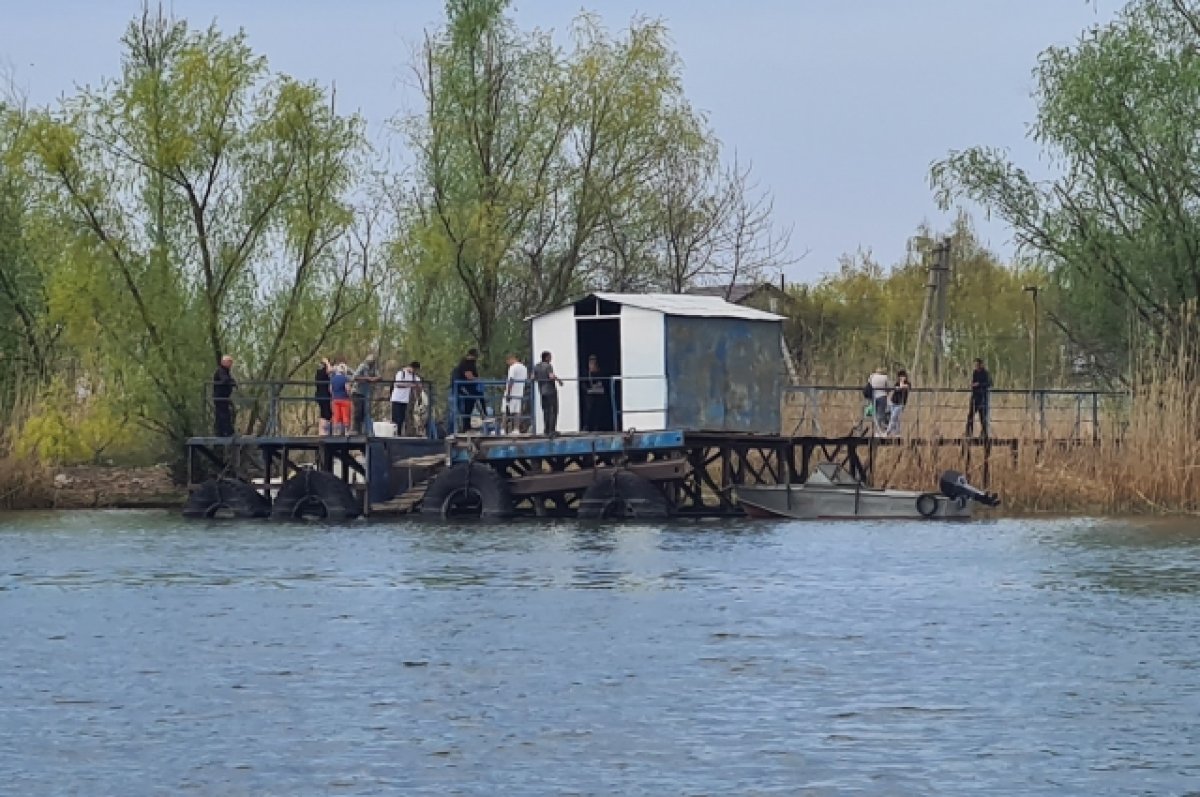 В Азове начался ремонт повреждённой теплоходом трубы на дне реки Дон