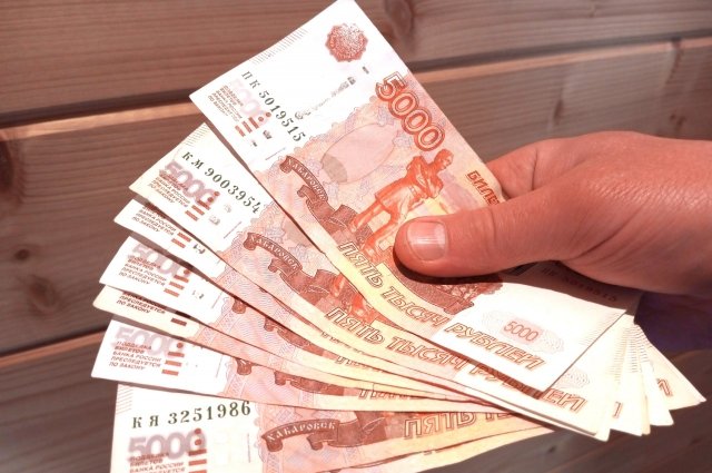Эксперт Bloomberg Исаков оценил прогноз Минэка по росту зарплат в России0