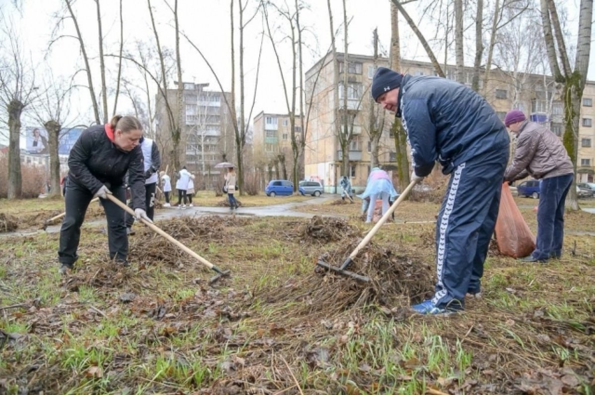 Благоустройство месячник. Субботник в Оренбурге 2022. Субботник по благоустройству территории. Весенний месячник по благоустройству. Субботник в апреле.