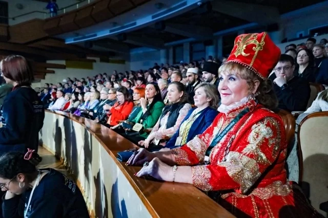 Участники V Форума национального единства в Ханты-Мансийске. 