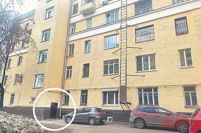 Дешевизна и удобное расположение апартаментов в Сокольниках окупают неприглядный подъезд и базовый ремонт.